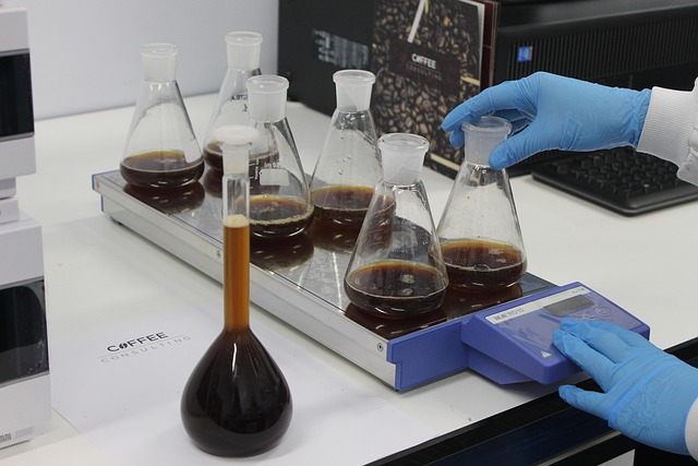 用于制备高弹性、低收缩泡沫填缝剂的聚醚多元醇的分子结构设计